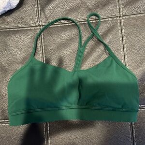 Women's lulu Green Y flow sports bra